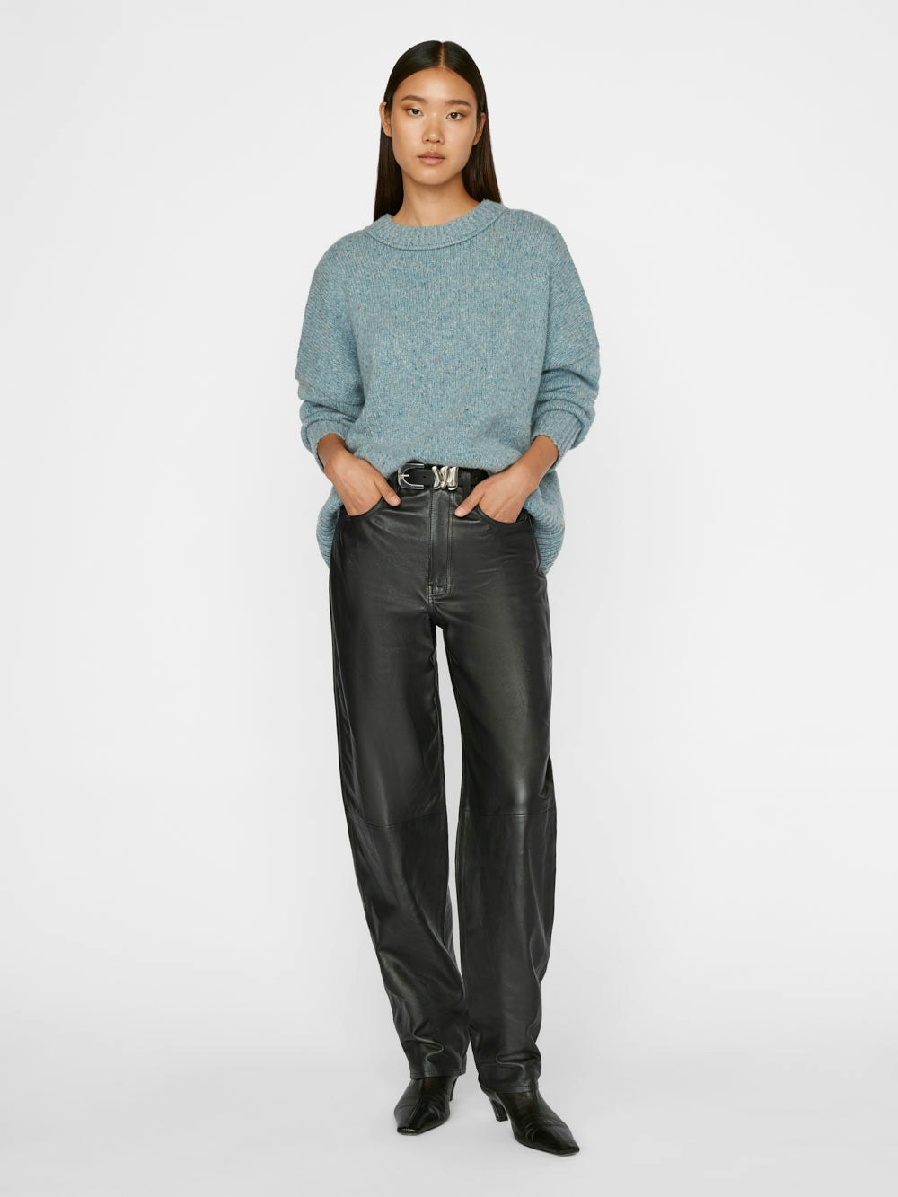 sweater full body view alt:hover